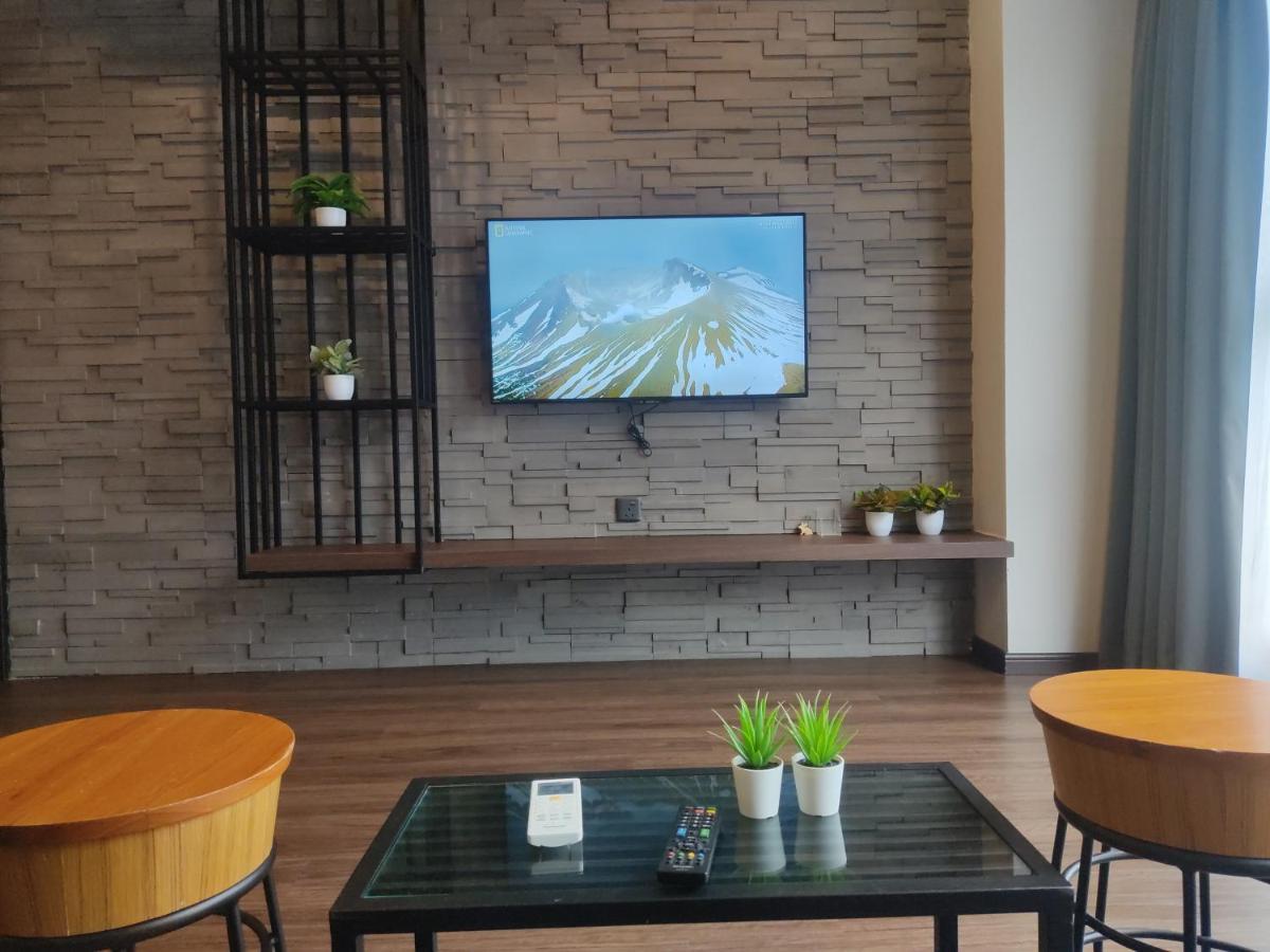 Exclusive Business Suite @ M Summit 191 George Town Esterno foto