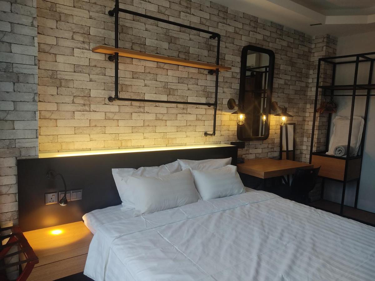 Exclusive Business Suite @ M Summit 191 George Town Esterno foto